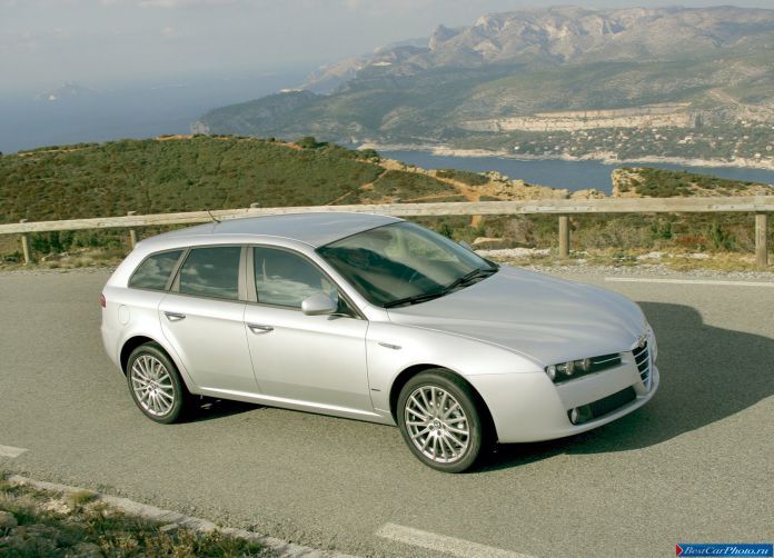 2006 Alfa Romeo 159 Sportwagon - фотография 17 из 58 2006 Alfa Romeo 159 Sportwagon - фотография 17 из 58
