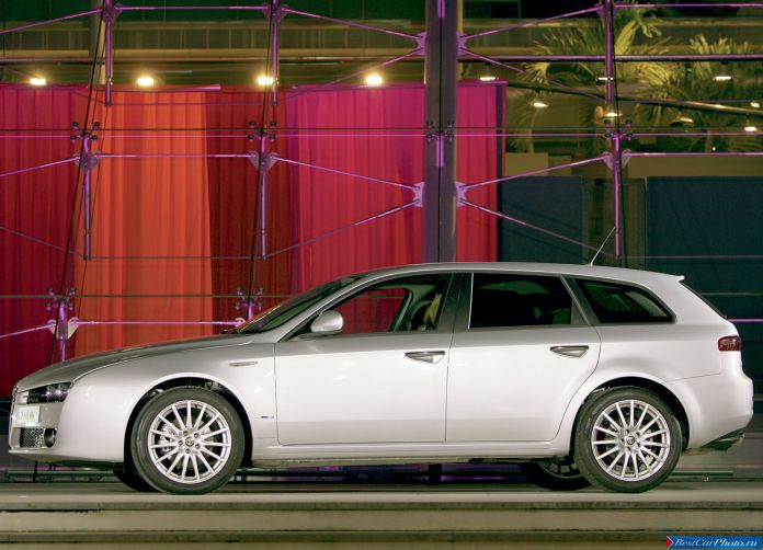 2006 Alfa Romeo 159 Sportwagon - фотография 21 из 58 2006 Alfa Romeo 159 Sportwagon - фотография 21 из 58