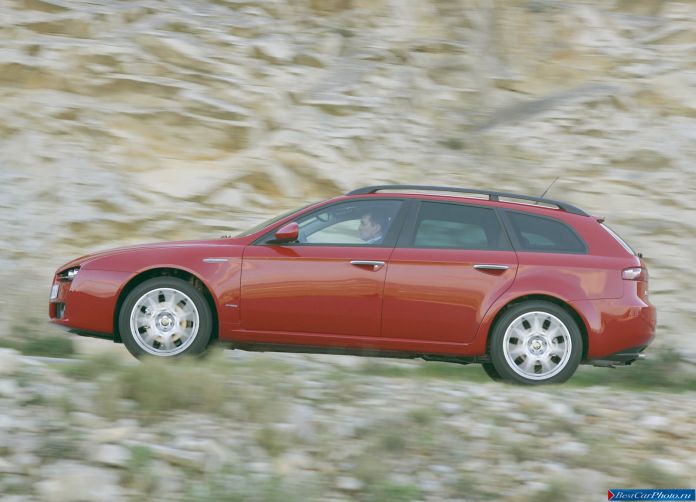 2006 Alfa Romeo 159 Sportwagon - фотография 27 из 58 2006 Alfa Romeo 159 Sportwagon - фотография 27 из 58