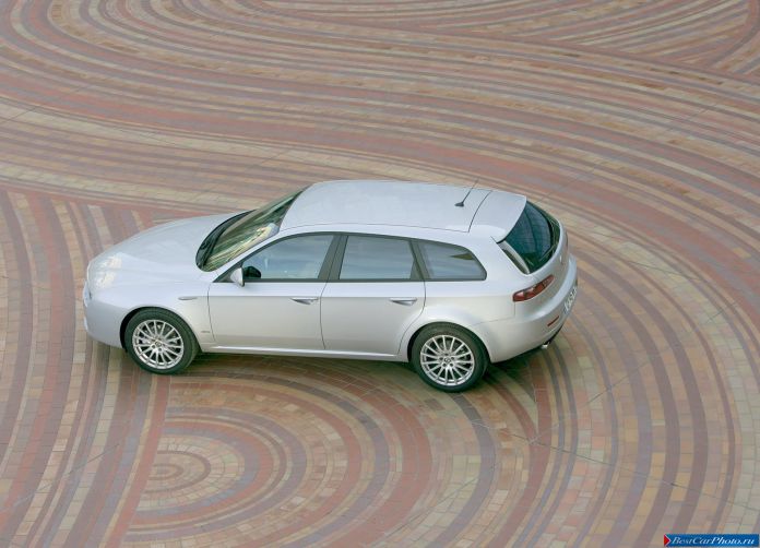 2006 Alfa Romeo 159 Sportwagon - фотография 32 из 58 2006 Alfa Romeo 159 Sportwagon - фотография 32 из 58