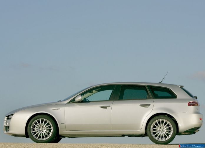 2006 Alfa Romeo 159 Sportwagon - фотография 33 из 58 2006 Alfa Romeo 159 Sportwagon - фотография 33 из 58