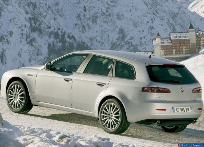 2006 Alfa Romeo 159 Sportwagon - фотография 38 из 58 2006 Alfa Romeo 159 Sportwagon - фотография 38 из 58