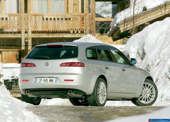 2006 Alfa Romeo 159 Sportwagon - фотография 44 из 58 2006 Alfa Romeo 159 Sportwagon - фотография 44 из 58