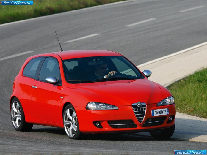 2007 Alfa Romeo 147 Q2 - фотография 2 из 16