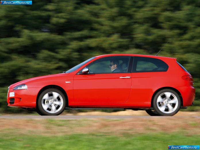 2007 Alfa Romeo 147 Q2 - фотография 8 из 16 2007 Alfa Romeo 147 Q2 - фотография 8 из 16