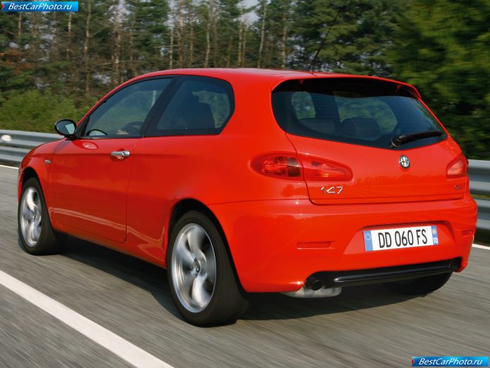 2007 Alfa Romeo 147 Q2 - фотография 13 из 16 2007 Alfa Romeo 147 Q2 - фотография 13 из 16