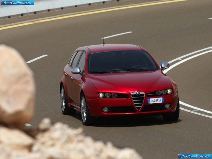 2009 Alfa Romeo 159 Sportwagon - фотография 13 из 68 2009 Alfa Romeo 159 Sportwagon - фотография 13 из 68