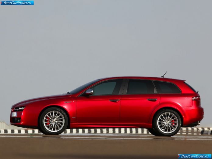 2009 Alfa Romeo 159 Sportwagon - фотография 25 из 68 2009 Alfa Romeo 159 Sportwagon - фотография 25 из 68