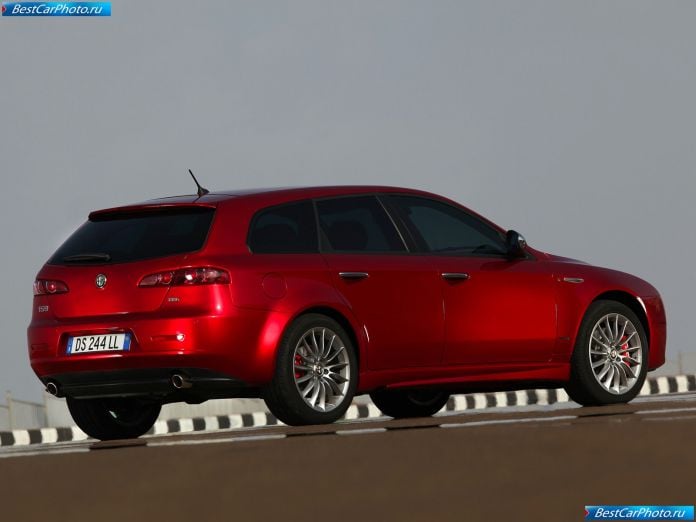 2009 Alfa Romeo 159 Sportwagon - фотография 32 из 68