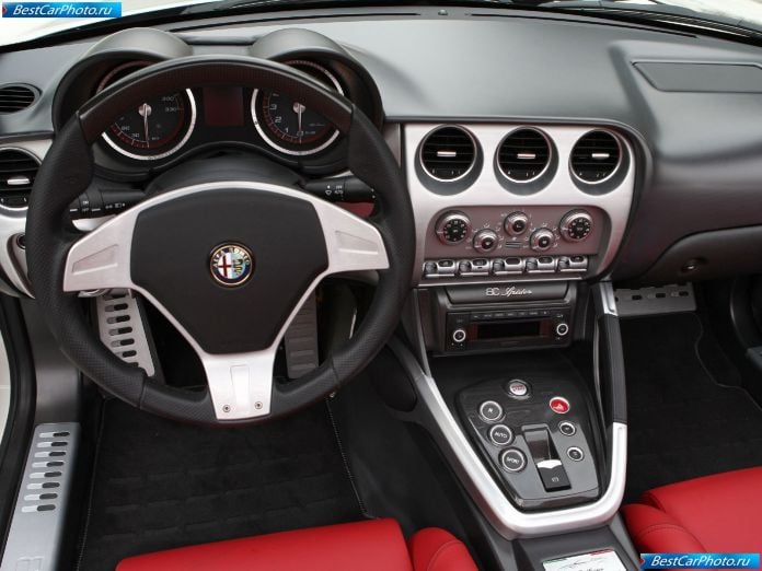 2009 Alfa Romeo 8c Spider - фотография 26 из 33 2009 Alfa Romeo 8c Spider - фотография 26 из 33