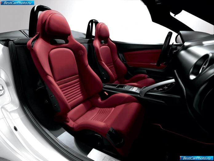 2009 Alfa Romeo 8c Spider - фотография 27 из 33 2009 Alfa Romeo 8c Spider - фотография 27 из 33