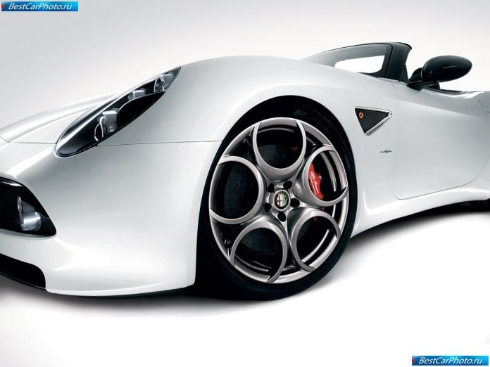2009 Alfa Romeo 8c Spider - фотография 29 из 33 2009 Alfa Romeo 8c Spider - фотография 29 из 33