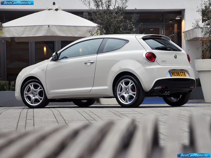 2009 Alfa Romeo Mito Uk Version - фотография 17 из 42