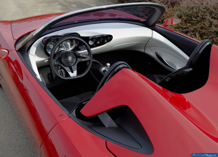 2010 Alfa Romeo 2uettottanta Concept - фотография 9 из 16