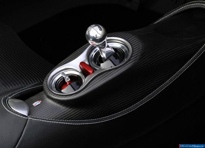 2010 Alfa Romeo 2uettottanta Concept - фотография 10 из 16
