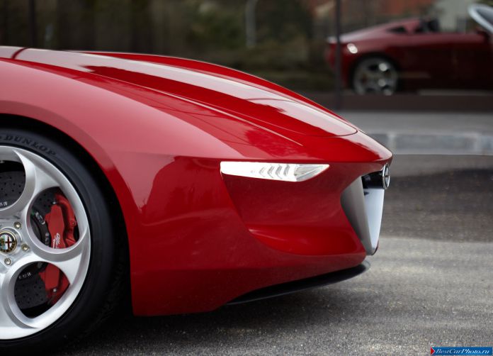 2010 Alfa Romeo 2uettottanta Concept - фотография 11 из 16