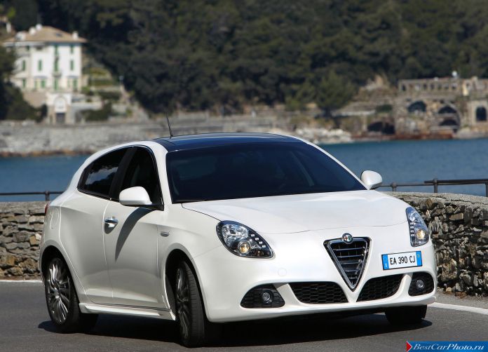 2011 Alfa Romeo Giulietta - фотография 11 из 188 2011 Alfa Romeo Giulietta - фотография 11 из 188