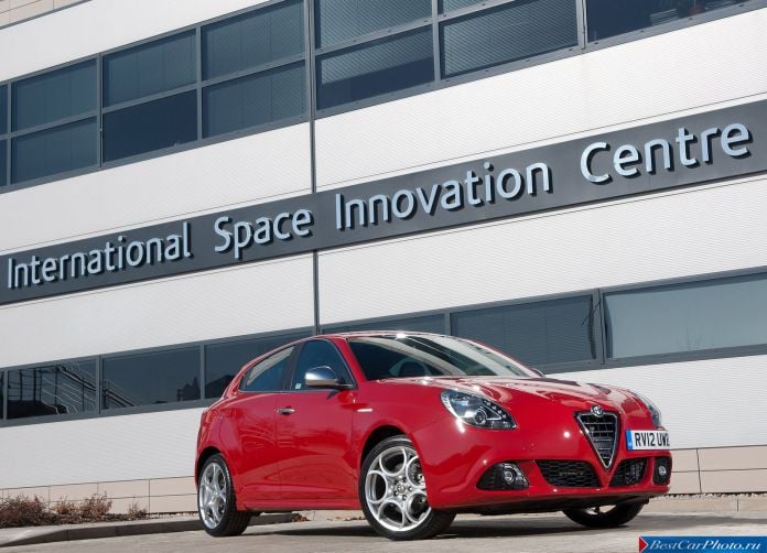 2011 Alfa Romeo Giulietta - фотография 26 из 188 2011 Alfa Romeo Giulietta - фотография 26 из 188