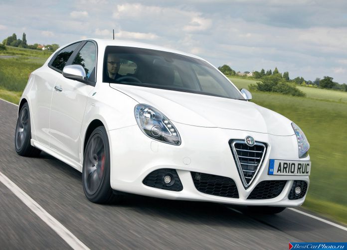 2011 Alfa Romeo Giulietta - фотография 32 из 188 2011 Alfa Romeo Giulietta - фотография 32 из 188