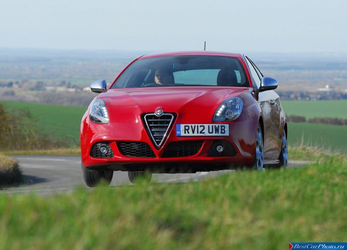 2011 Alfa Romeo Giulietta - фотография 36 из 188 2011 Alfa Romeo Giulietta - фотография 36 из 188