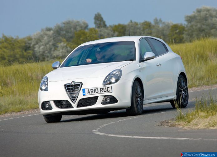 2011 Alfa Romeo Giulietta - фотография 38 из 188 2011 Alfa Romeo Giulietta - фотография 38 из 188