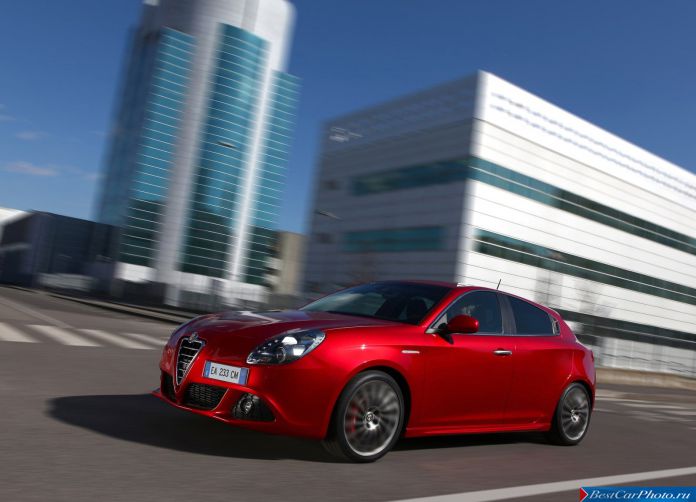2011 Alfa Romeo Giulietta - фотография 43 из 188 2011 Alfa Romeo Giulietta - фотография 43 из 188