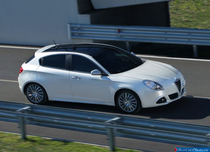 2011 Alfa Romeo Giulietta - фотография 44 из 188 2011 Alfa Romeo Giulietta - фотография 44 из 188