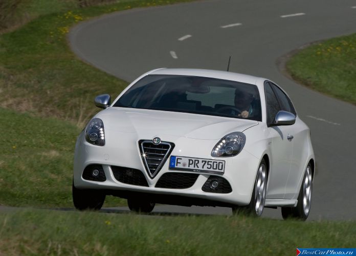 2011 Alfa Romeo Giulietta - фотография 47 из 188 2011 Alfa Romeo Giulietta - фотография 47 из 188