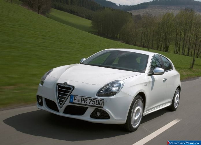 2011 Alfa Romeo Giulietta - фотография 48 из 188 2011 Alfa Romeo Giulietta - фотография 48 из 188