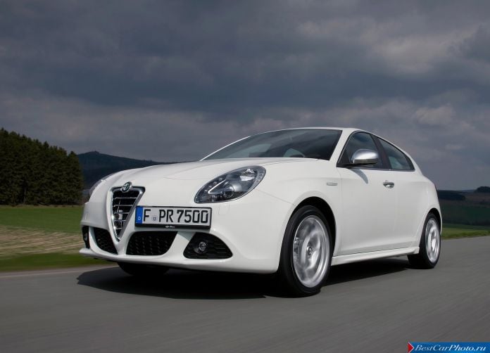 2011 Alfa Romeo Giulietta - фотография 50 из 188 2011 Alfa Romeo Giulietta - фотография 50 из 188