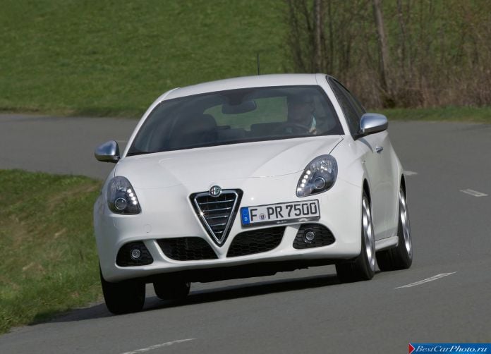2011 Alfa Romeo Giulietta - фотография 52 из 188 2011 Alfa Romeo Giulietta - фотография 52 из 188