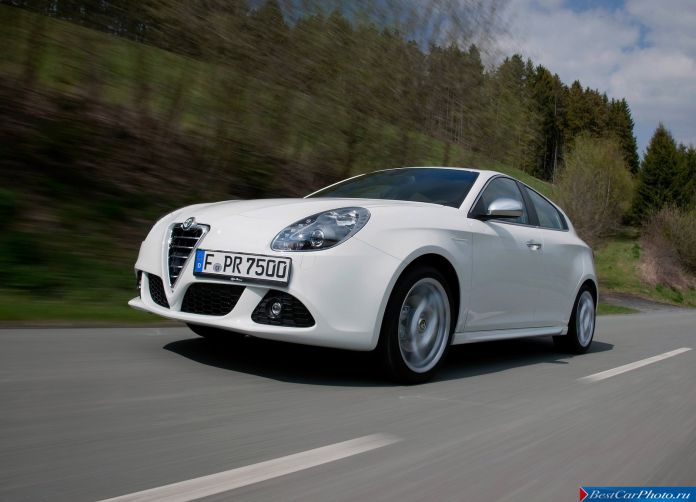 2011 Alfa Romeo Giulietta - фотография 55 из 188 2011 Alfa Romeo Giulietta - фотография 55 из 188