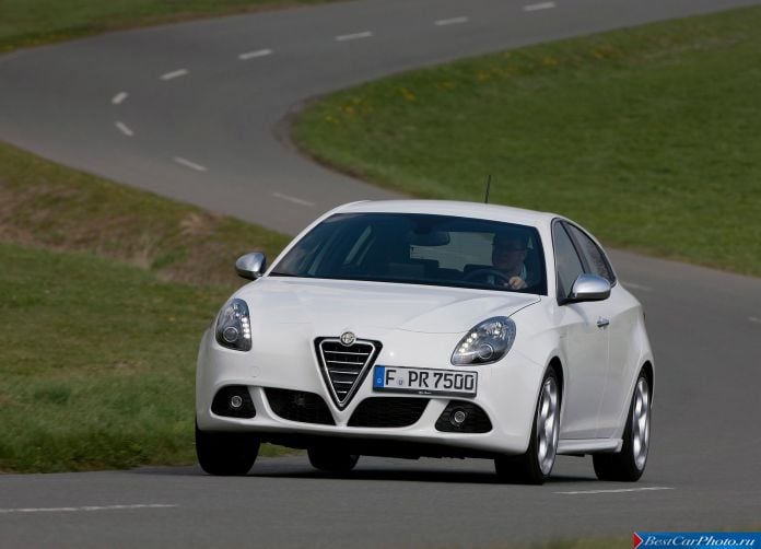 2011 Alfa Romeo Giulietta - фотография 57 из 188 2011 Alfa Romeo Giulietta - фотография 57 из 188