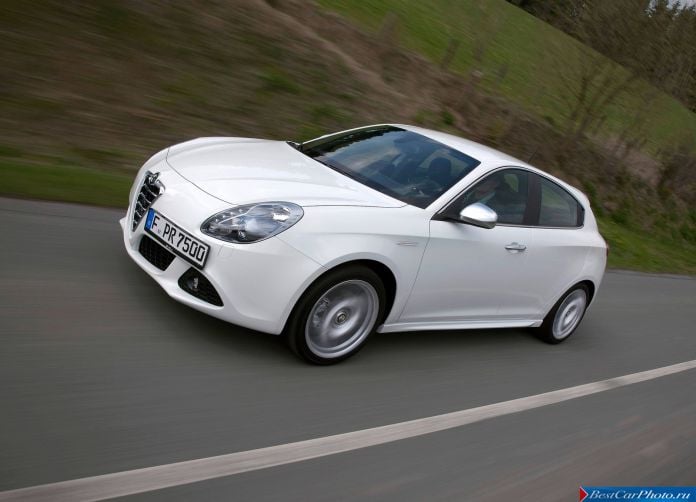 2011 Alfa Romeo Giulietta - фотография 60 из 188 2011 Alfa Romeo Giulietta - фотография 60 из 188