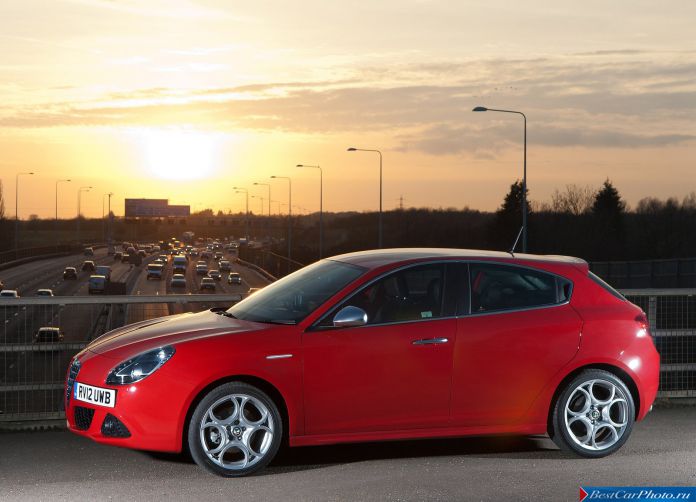 2011 Alfa Romeo Giulietta - фотография 62 из 188 2011 Alfa Romeo Giulietta - фотография 62 из 188