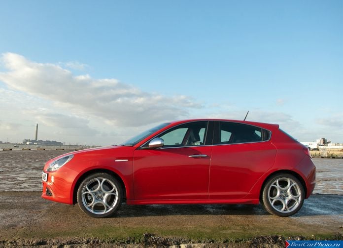 2011 Alfa Romeo Giulietta - фотография 64 из 188 2011 Alfa Romeo Giulietta - фотография 64 из 188