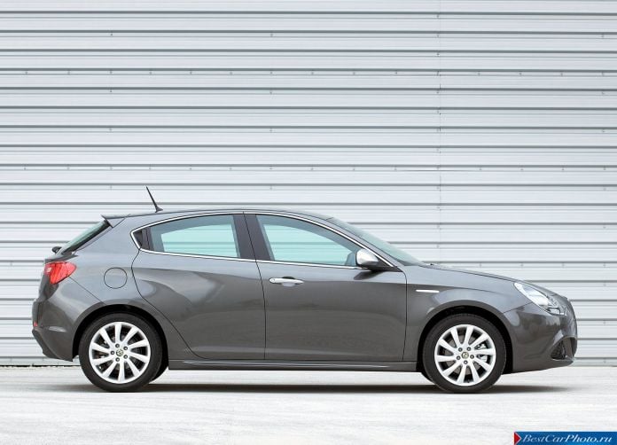 2011 Alfa Romeo Giulietta - фотография 66 из 188 2011 Alfa Romeo Giulietta - фотография 66 из 188
