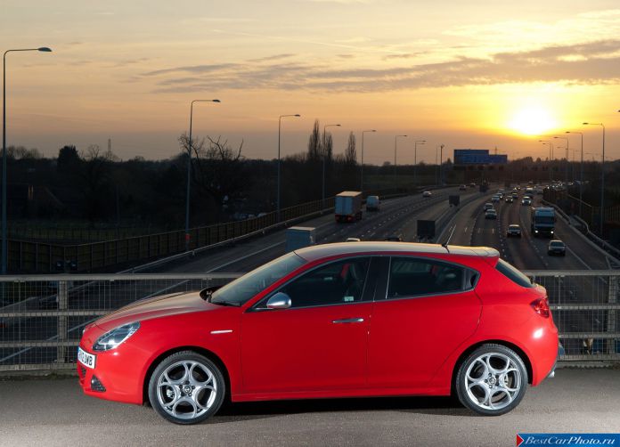 2011 Alfa Romeo Giulietta - фотография 68 из 188 2011 Alfa Romeo Giulietta - фотография 68 из 188