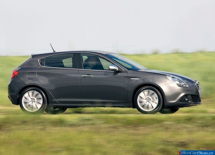 2011 Alfa Romeo Giulietta - фотография 70 из 188 2011 Alfa Romeo Giulietta - фотография 70 из 188