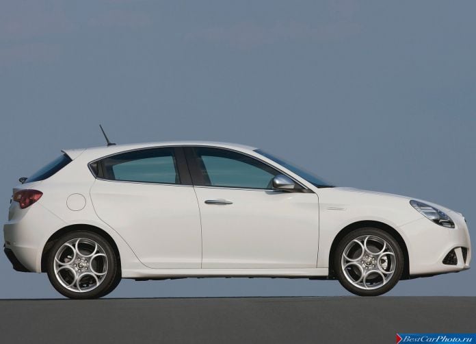 2011 Alfa Romeo Giulietta - фотография 72 из 188 2011 Alfa Romeo Giulietta - фотография 72 из 188