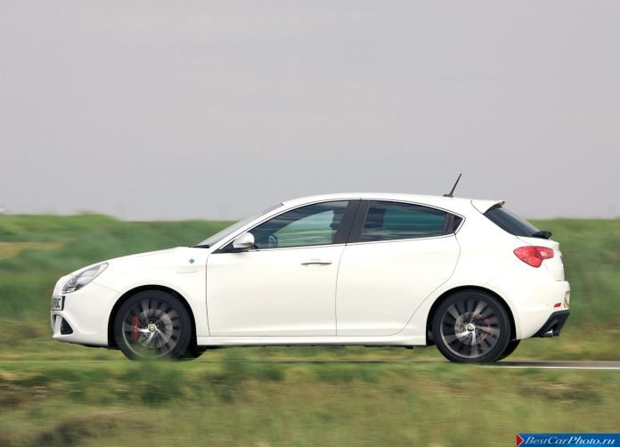 2011 Alfa Romeo Giulietta - фотография 74 из 188 2011 Alfa Romeo Giulietta - фотография 74 из 188