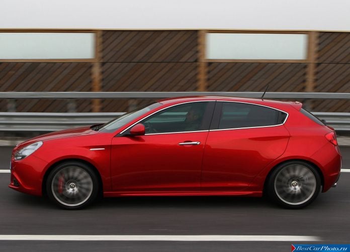 2011 Alfa Romeo Giulietta - фотография 75 из 188 2011 Alfa Romeo Giulietta - фотография 75 из 188