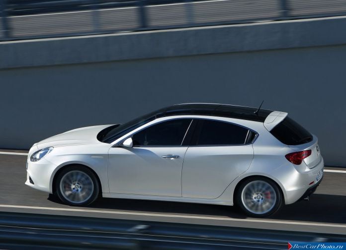2011 Alfa Romeo Giulietta - фотография 78 из 188