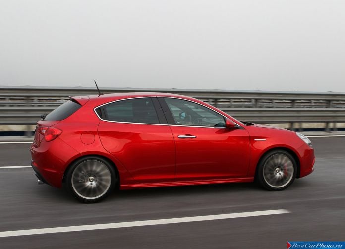 2011 Alfa Romeo Giulietta - фотография 79 из 188 2011 Alfa Romeo Giulietta - фотография 79 из 188