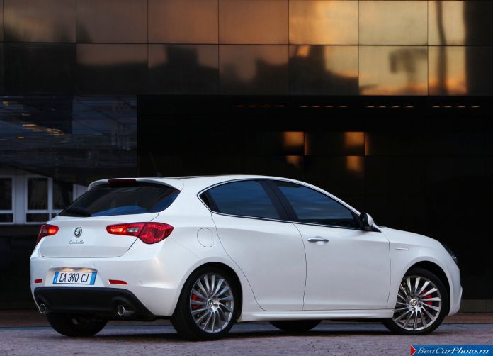 2011 Alfa Romeo Giulietta - фотография 92 из 188 2011 Alfa Romeo Giulietta - фотография 92 из 188