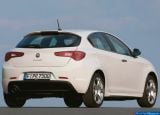alfa_romeo_2011_giulietta_095.jpg