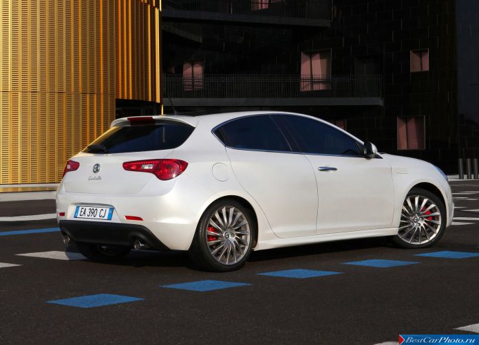 2011 Alfa Romeo Giulietta - фотография 98 из 188 2011 Alfa Romeo Giulietta - фотография 98 из 188