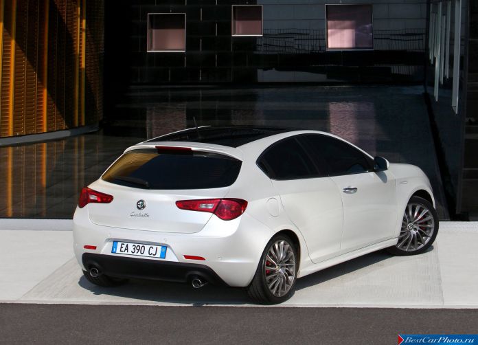 2011 Alfa Romeo Giulietta - фотография 102 из 188 2011 Alfa Romeo Giulietta - фотография 102 из 188
