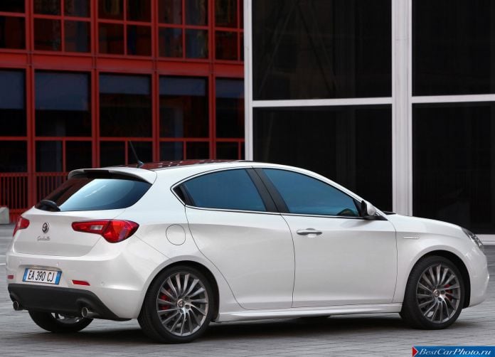 2011 Alfa Romeo Giulietta - фотография 106 из 188 2011 Alfa Romeo Giulietta - фотография 106 из 188