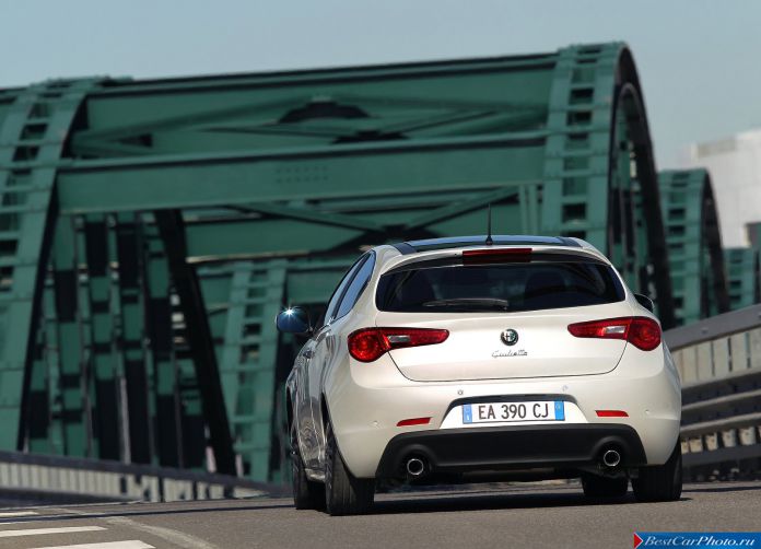 2011 Alfa Romeo Giulietta - фотография 110 из 188 2011 Alfa Romeo Giulietta - фотография 110 из 188
